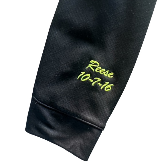 Nike Women’s 1/4 Zip Lightweight Jacket w Thumbholes Black w/ neon green Medium - Picture 9 of 11